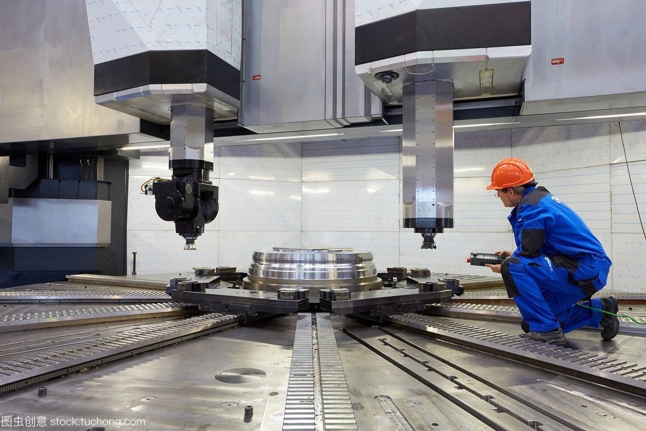 加工centercnc。立式車床采用全液壓導(dǎo)向的大尺寸鑄模結(jié)構(gòu)。這門課程是自我定心的,是自動的嗎?=7000米設(shè)計,制造和安裝機床。泊斯德機械工具公司。asteasu。gipuzkoa。巴斯克的國家。西班牙。